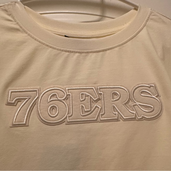 Philadelphia 76ers Pro Standard Luxe Cream Boxy Crop Top NWT - Picture 3 of 10